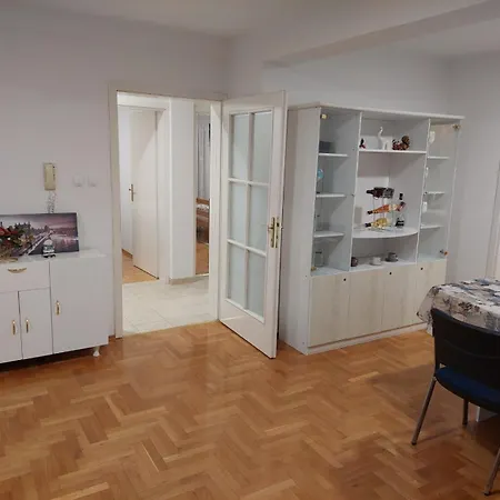 Aleksandar Apartmán *